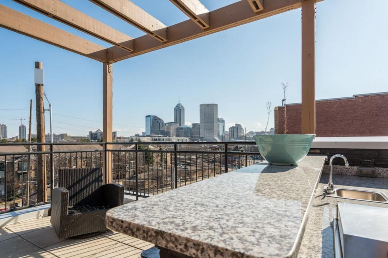 Private Bedroom Downtown Indy - Shared Indianápolis Exterior foto